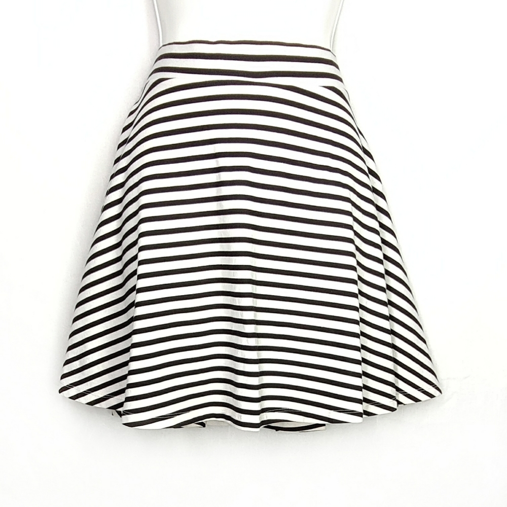 Pink Victoria's secret skirt, size medium, striped round skirt.